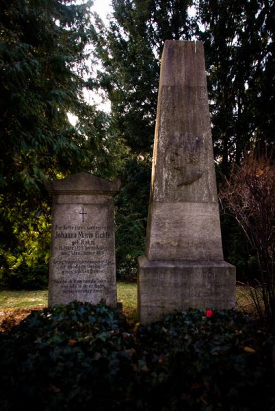 Das Grab von Fichte und seiner Frau in Berlin. Foto: Hufner